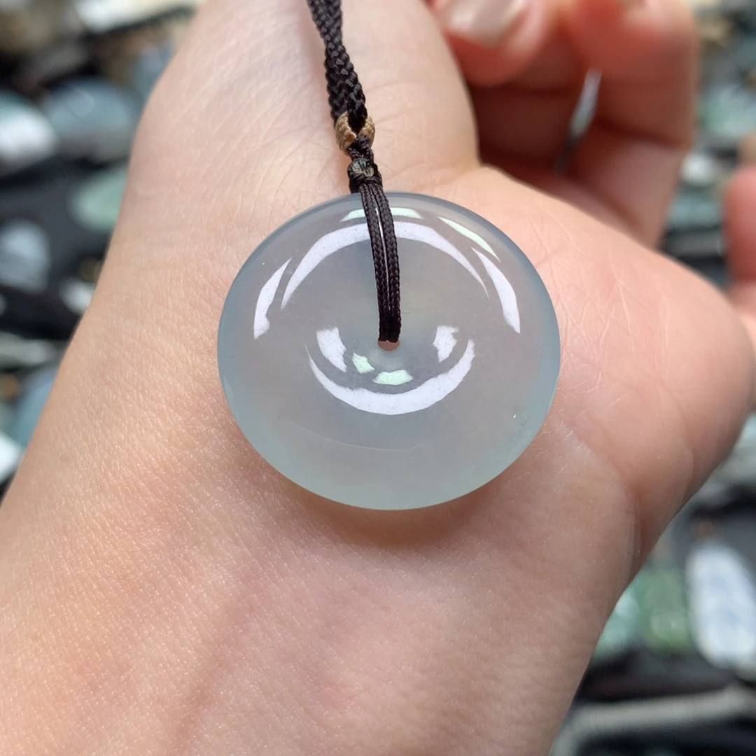 翡翠颈饰未镶嵌扣子