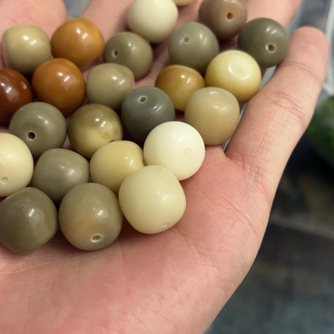 【闪购商品】白玉菩提吊坠z13-14/60+5颗瑕疵混