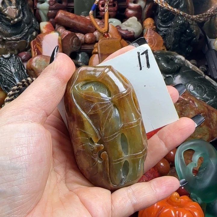 未镶嵌透闪石质玉珠宝奇石
