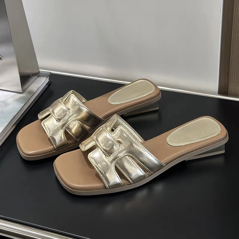 2025夏季新款一字拖方跟外穿橡胶鞋底韩版时尚轻奢拖鞋凉鞋平底女