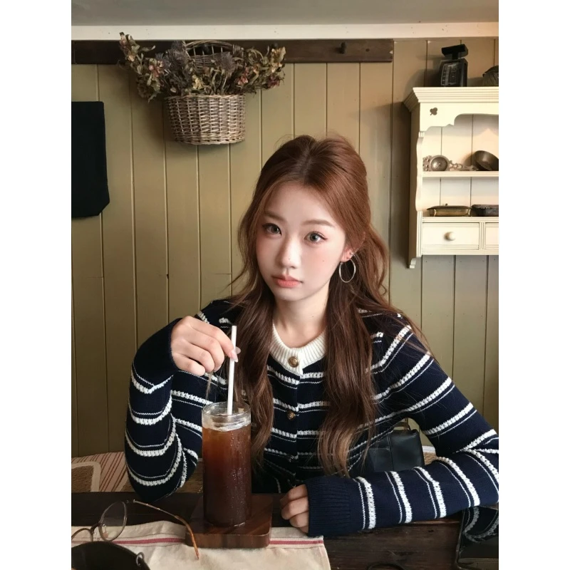 MARIE.COCO韩系减龄穿搭撞色条纹长袖针织衫女秋季新款百褶半身裙