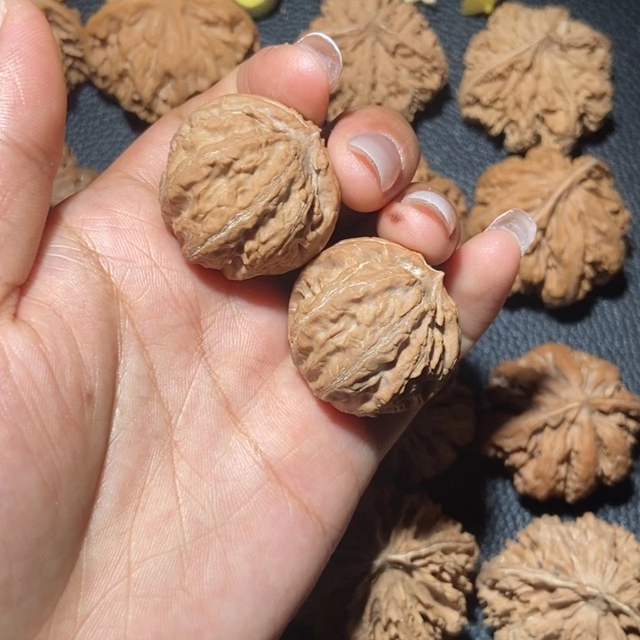 吊坠文玩核桃秦岭野生文玩核桃