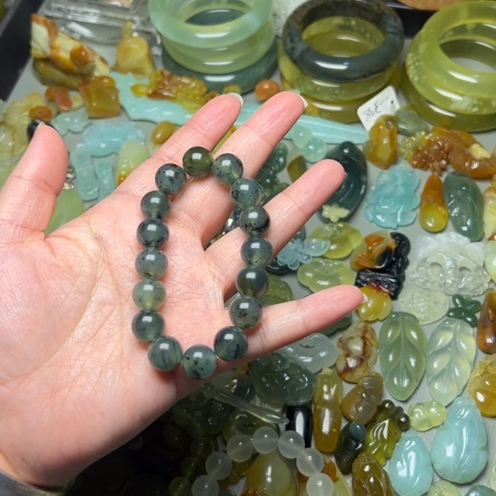 蛇纹石玉未镶嵌微瑕