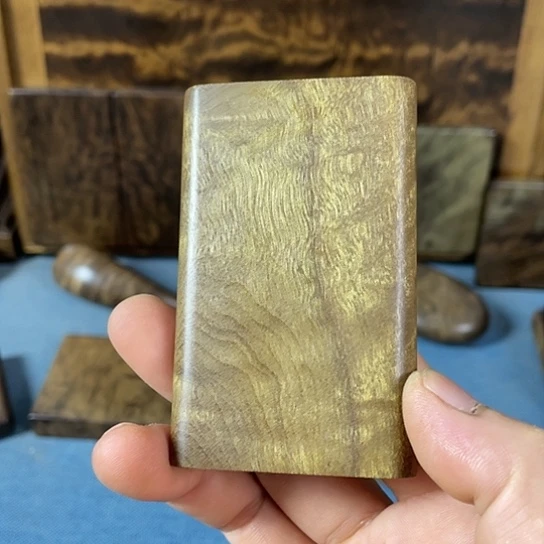 【闪购商品】難**塗金丝楠阴沉木无事牌