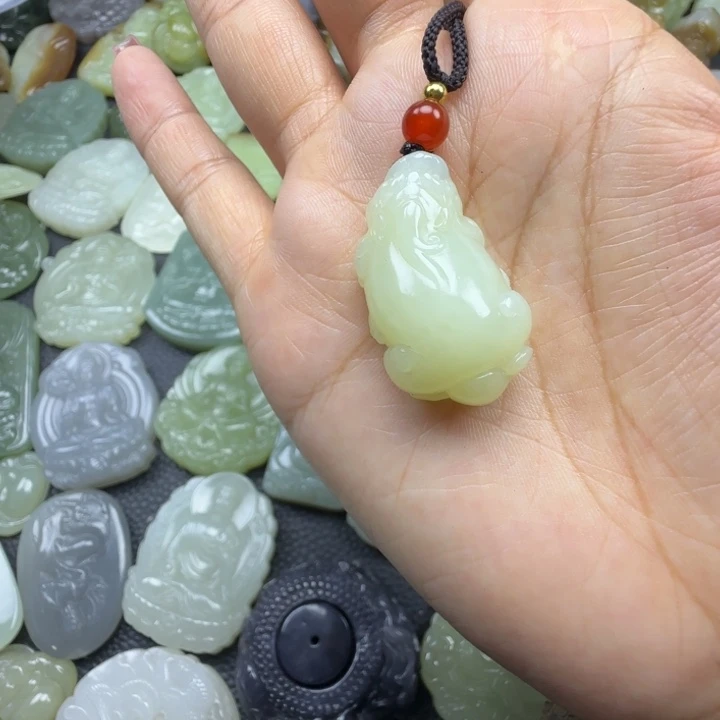 和田玉未镶嵌颈饰