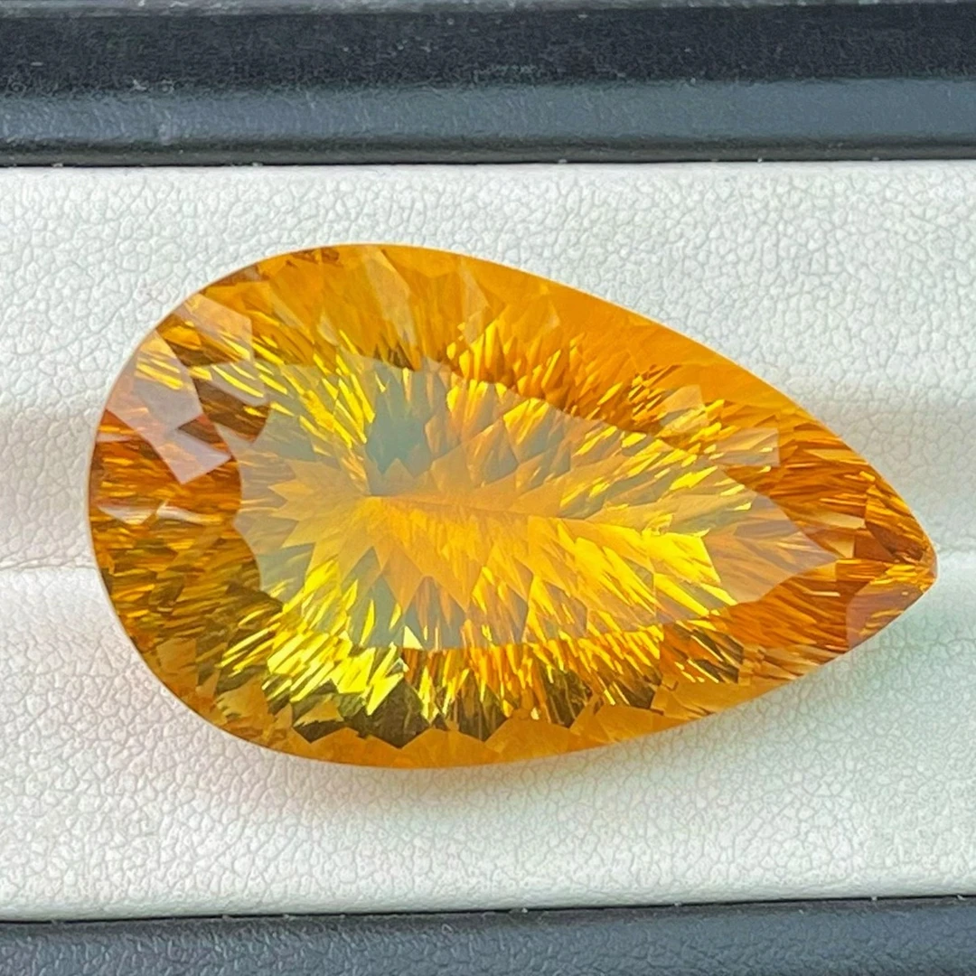 收藏级巴西橘红色黄水晶裸石定制可做戒指吊坠尺寸38*22mm