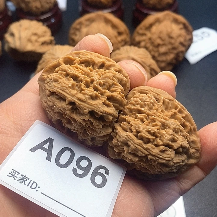 阿***巴核桃南疆4.2，00000