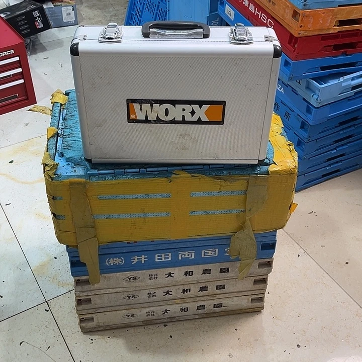 不***制厚款家用五金工具箱1个
