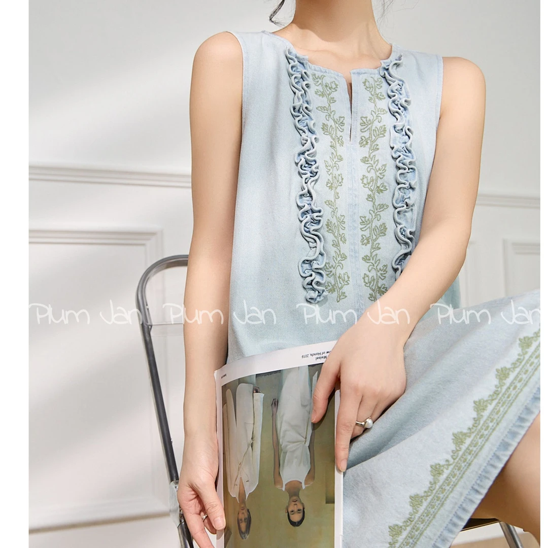 木耳边刺绣无袖牛仔连衣裙女夏新款高级感百搭显瘦l法式背心短裙