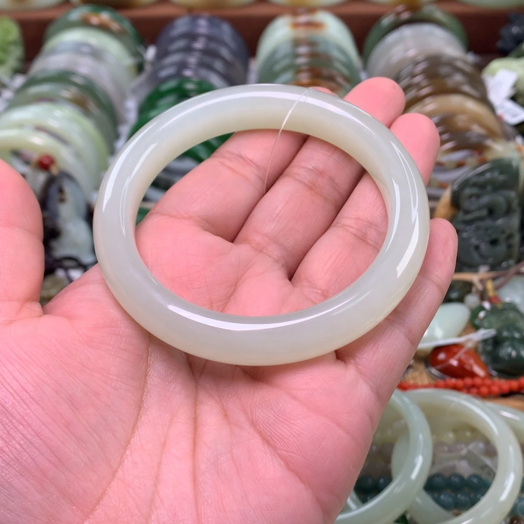 和田玉未镶嵌手镯61口径