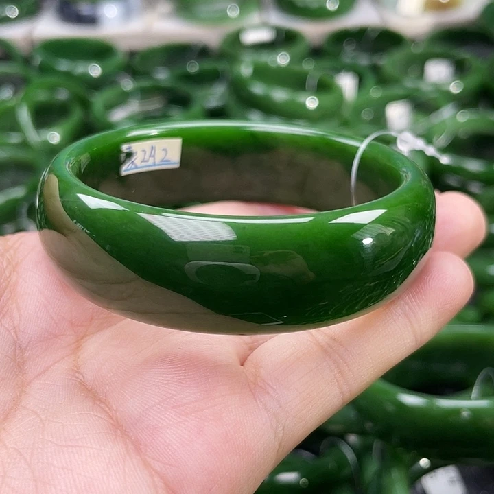 未镶嵌手镯和田玉（碧玉）