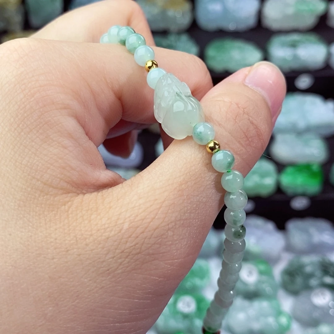 翡翠颈饰未镶嵌天然