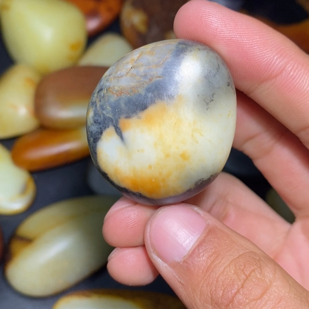 和田玉未镶嵌珠宝奇石