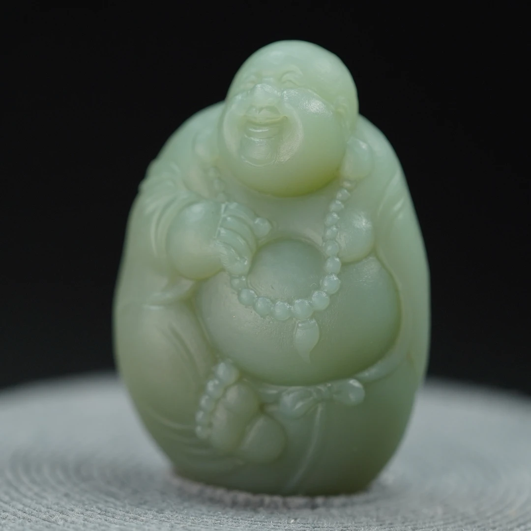 天然和田玉俄罗斯碧玉《笑可常开》 苏工精雕时尚气质精致吊坠