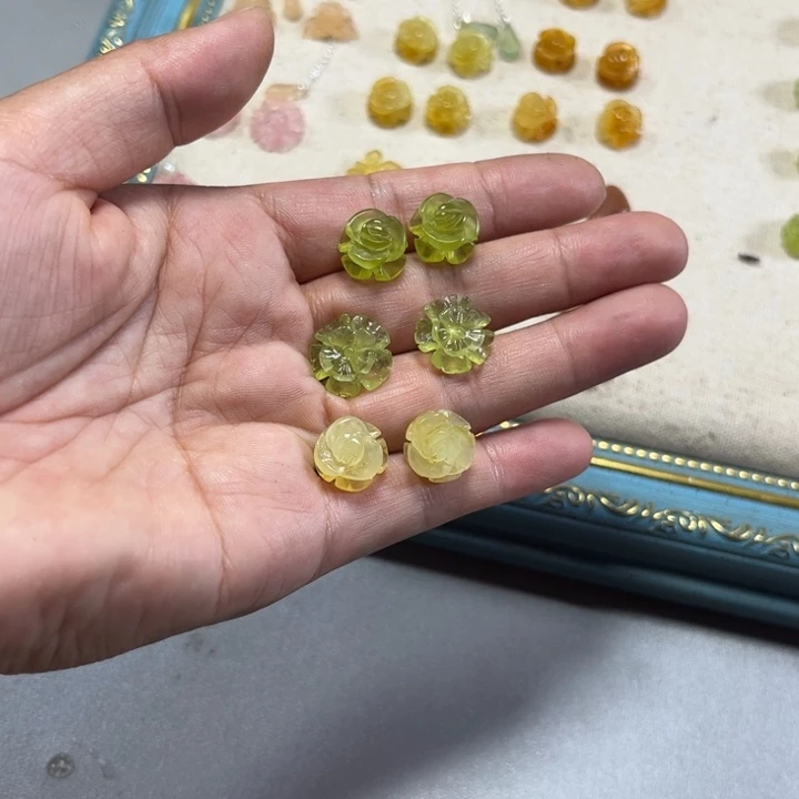 蛇纹石玉合金耳饰