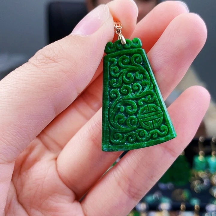 翡翠颈饰18K金镶嵌饰品