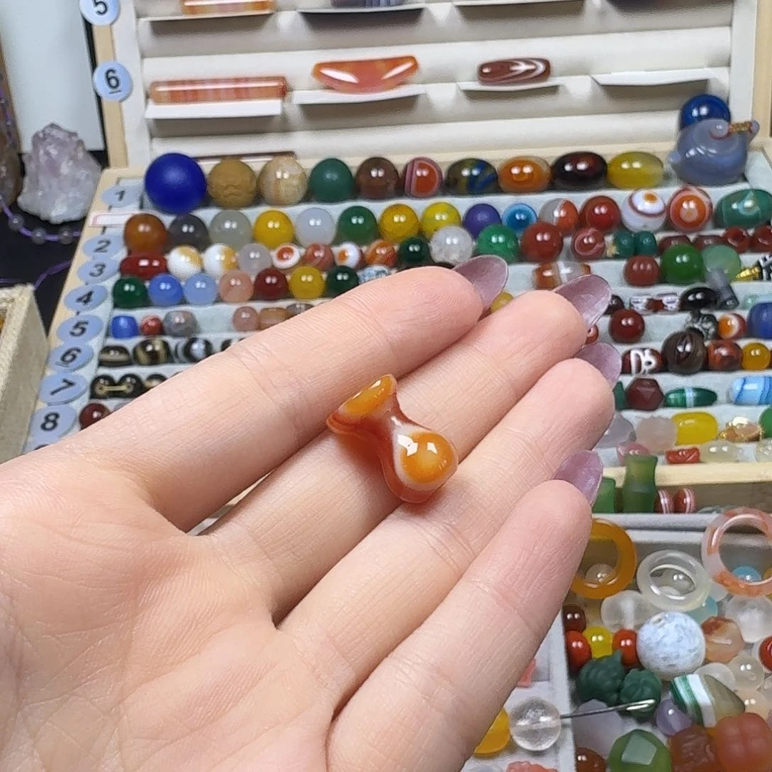 Y****未镶嵌玛瑙/玉髓珠宝奇石