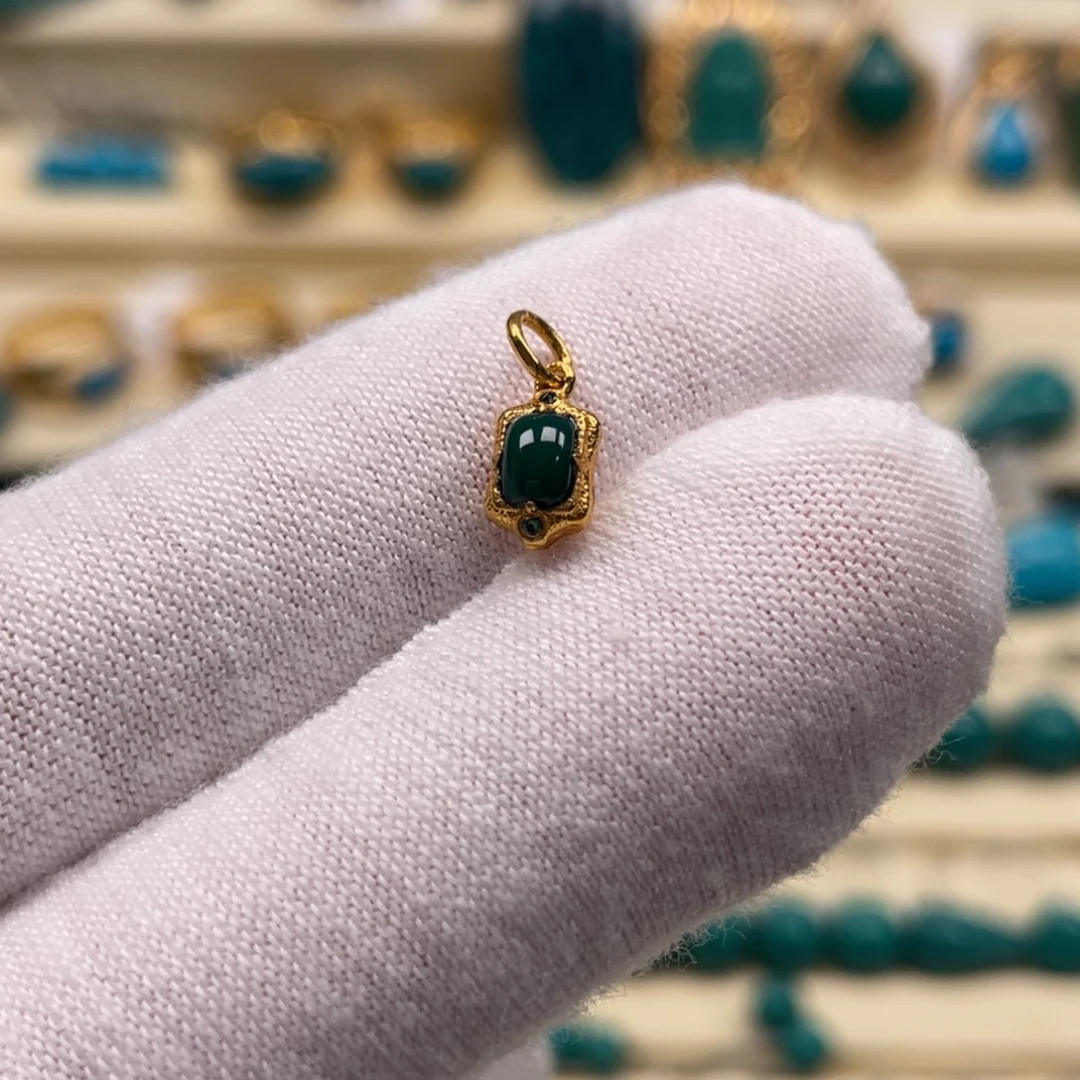 18K金镶嵌绿松石珠宝奇石