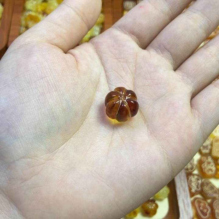 琥珀未镶嵌珠宝奇石南瓜