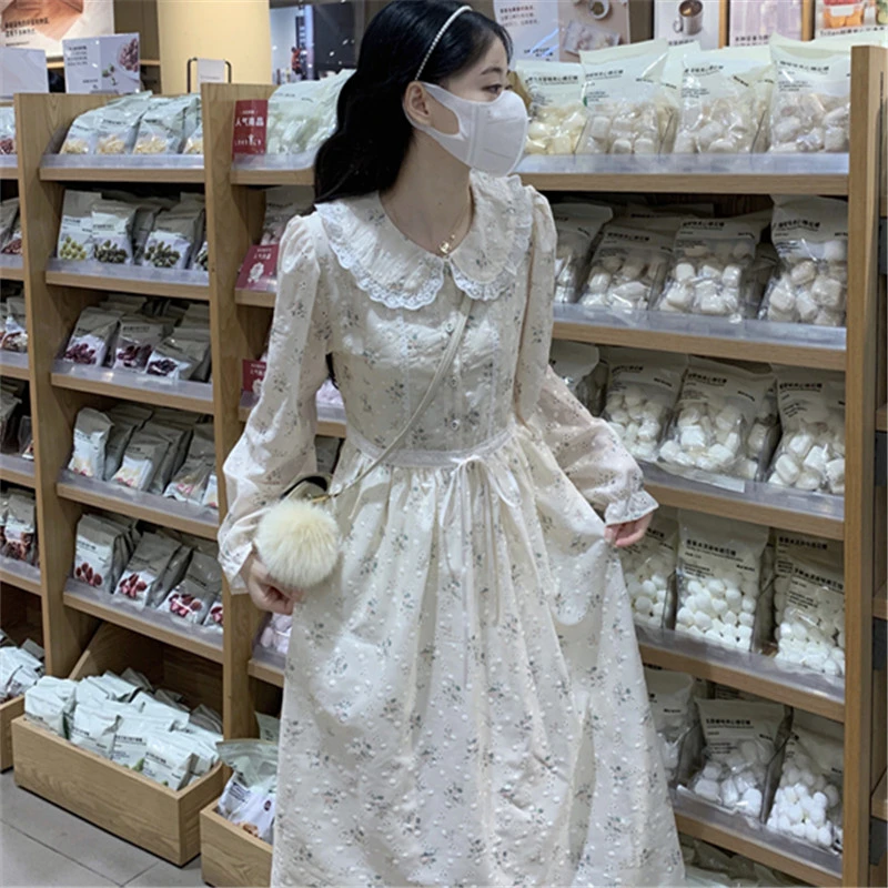 蕾丝娃娃领长袖碎花连衣裙法式甜美刺绣杏色显瘦少女气质裙子初恋
