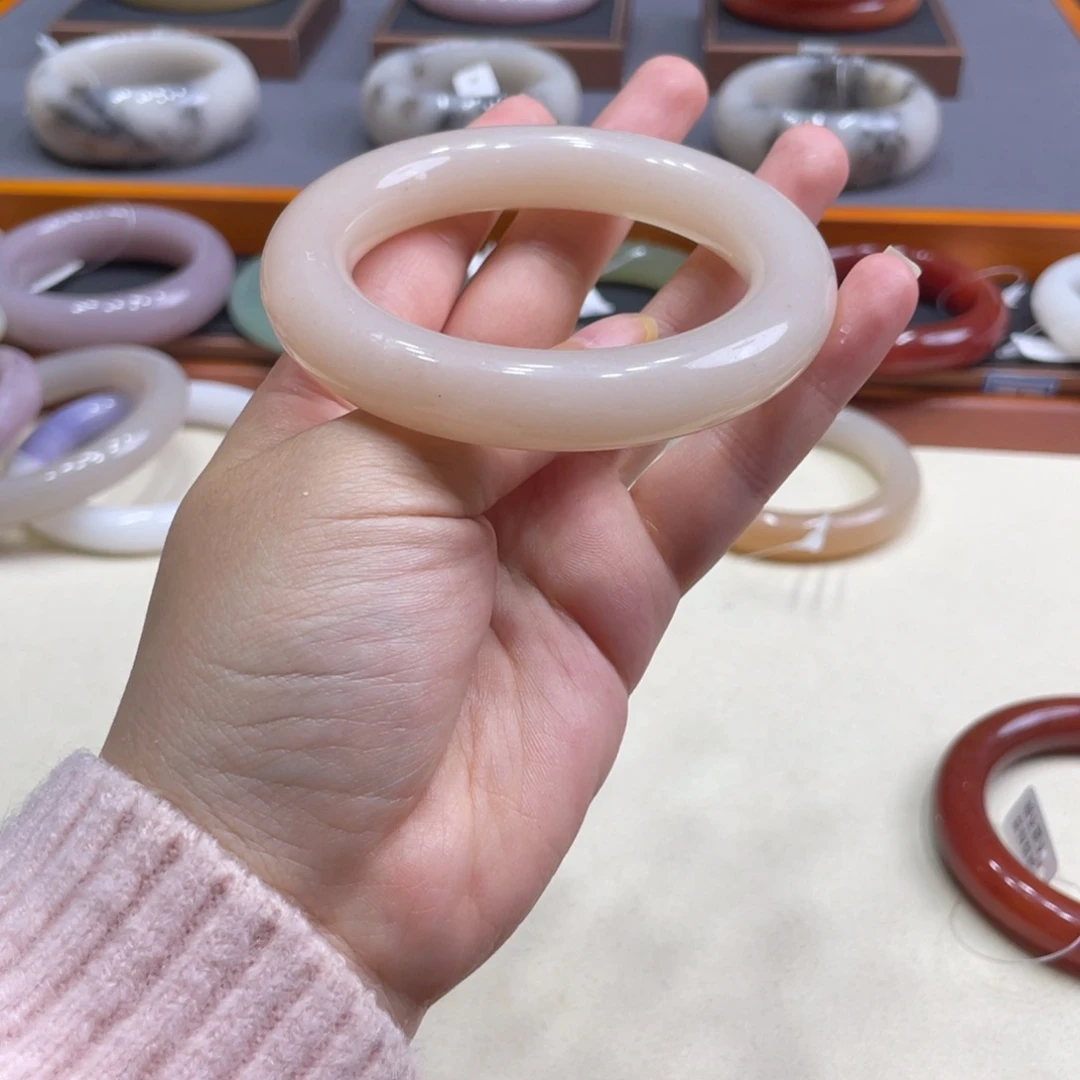 未镶嵌手镯石英质玉