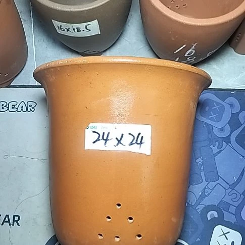 红泥特大金钟一个