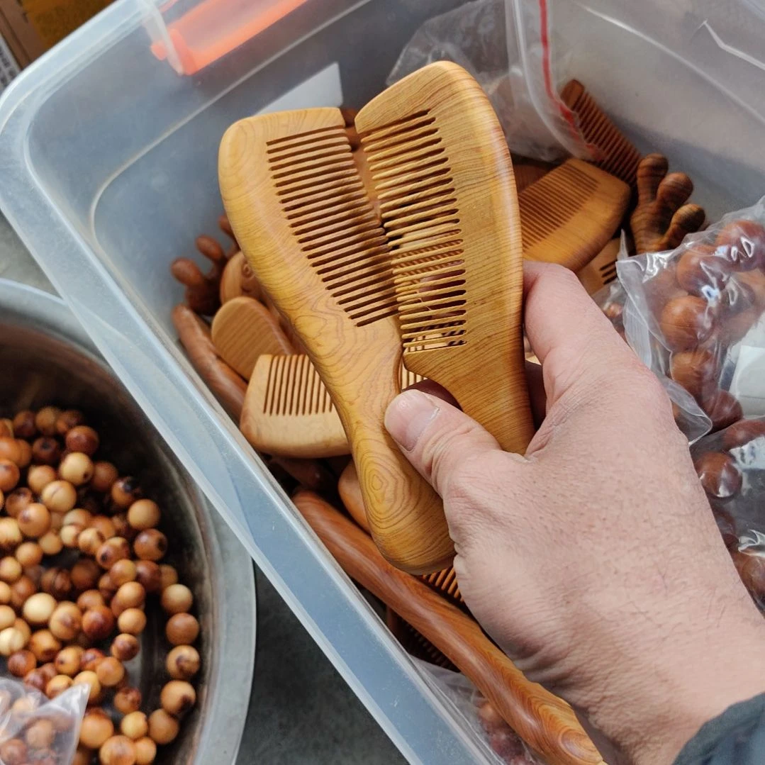 梳子一个，太行崖柏