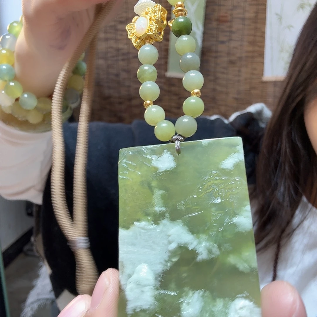 *****蛇纹石玉未镶嵌颈饰