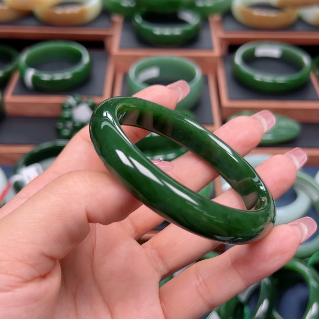 未镶嵌手镯和田玉（碧玉）