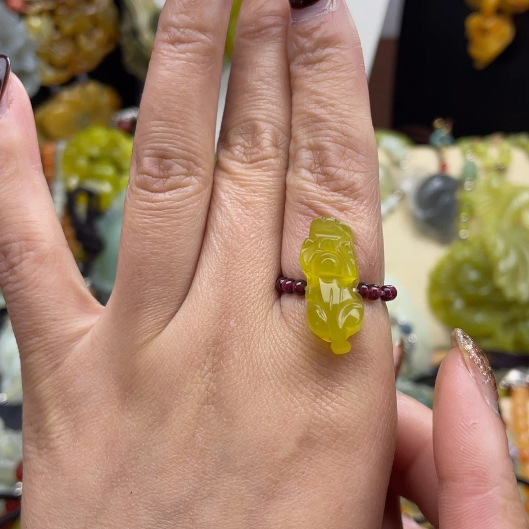 未镶嵌蛇纹石玉颈饰