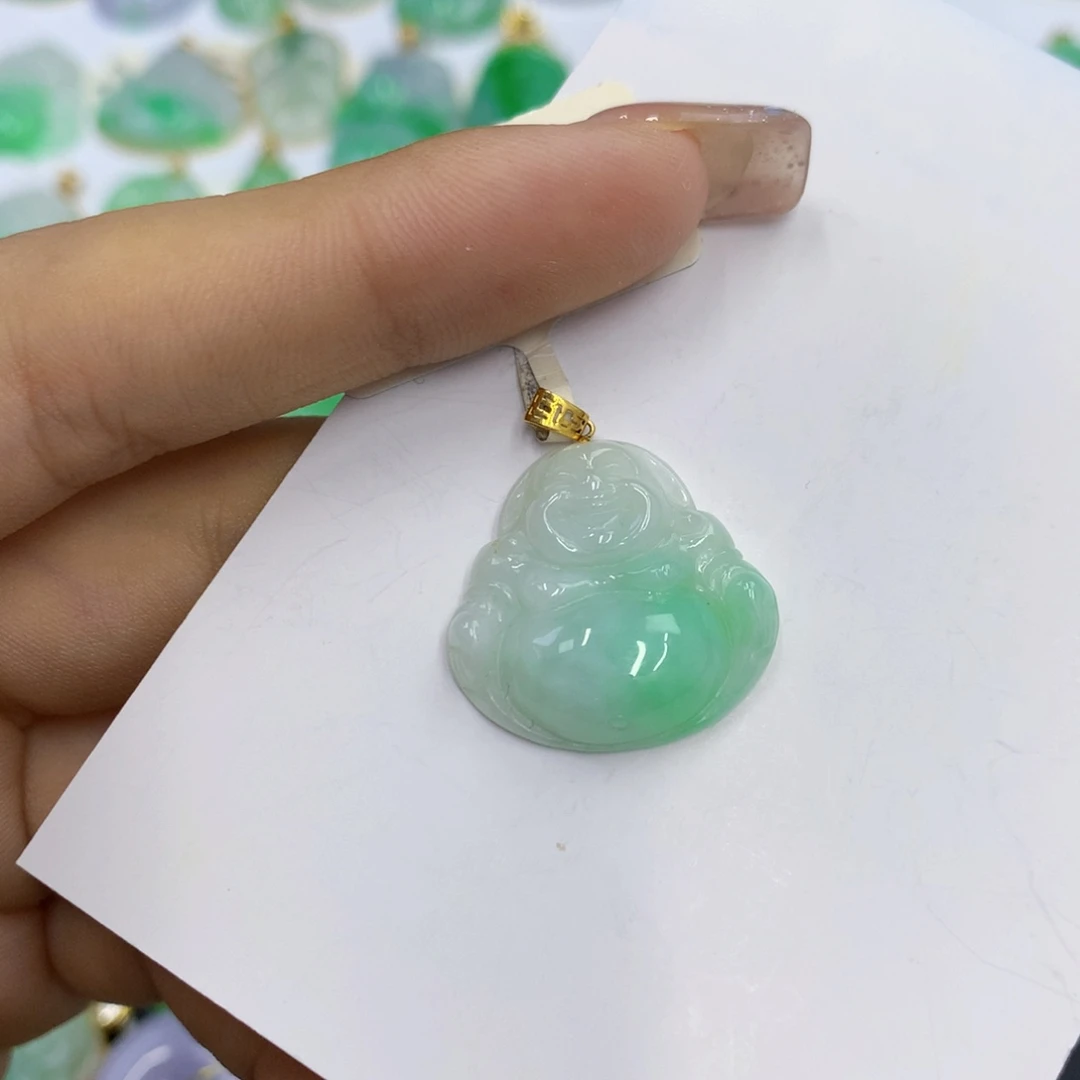翡翠18K金镶嵌颈饰翡翠