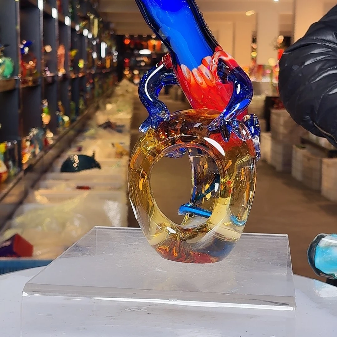 摆件琉璃岛上有一个