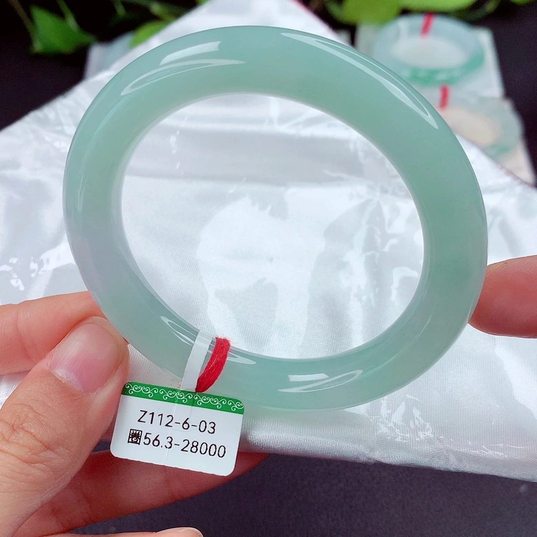 翡翠未镶嵌手镯晶莹剔透高级显白