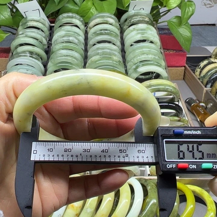 蛇纹石玉未镶嵌手镯78