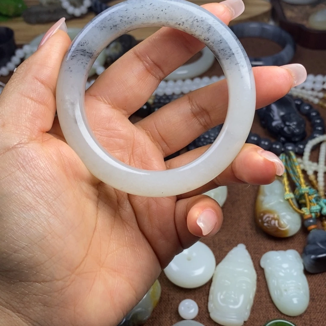 雅***5和田玉未镶嵌颈饰