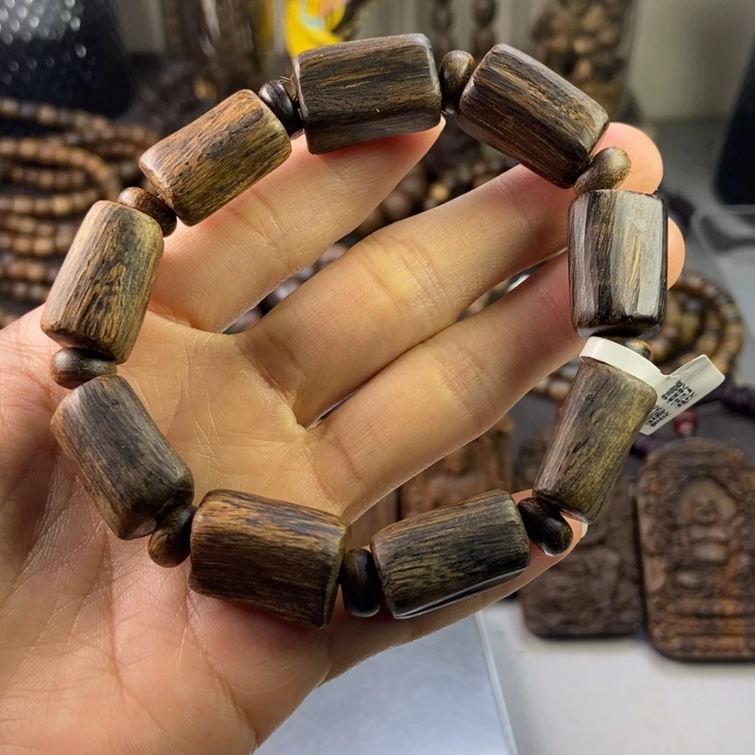 沉香手串该****斗越南芽庄白