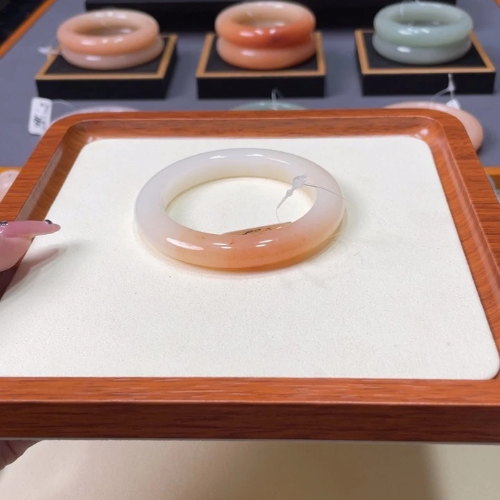 未镶嵌手镯石英岩玉随****0