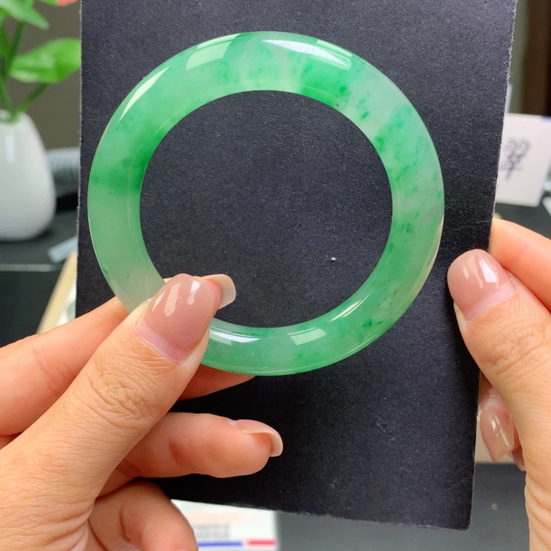 石英质玉未镶嵌手镯