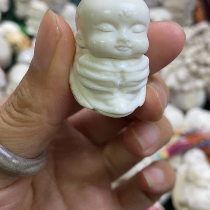 A***y配饰鹿角雕刻一个出