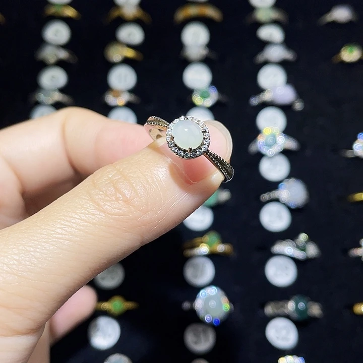 翡翠未镶嵌戒指戒指