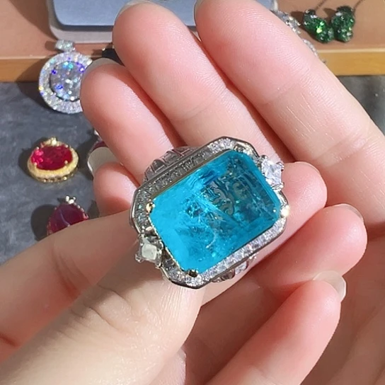 未镶嵌颈饰红宝石