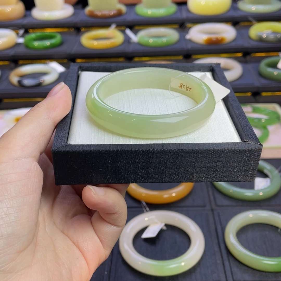 妙***妙和田玉未镶嵌手镯