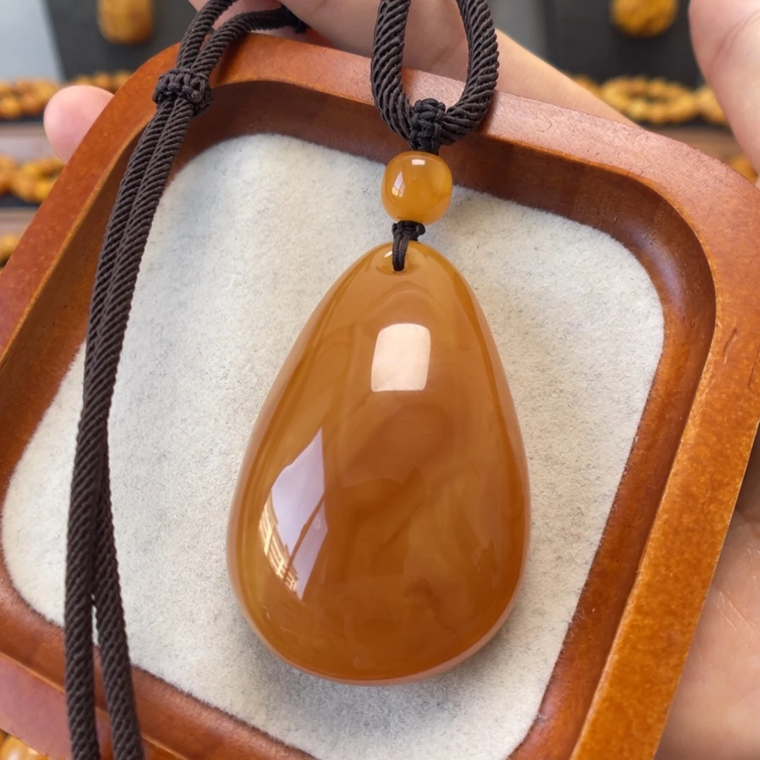 蜜蜡未镶嵌颈饰蜜蜡