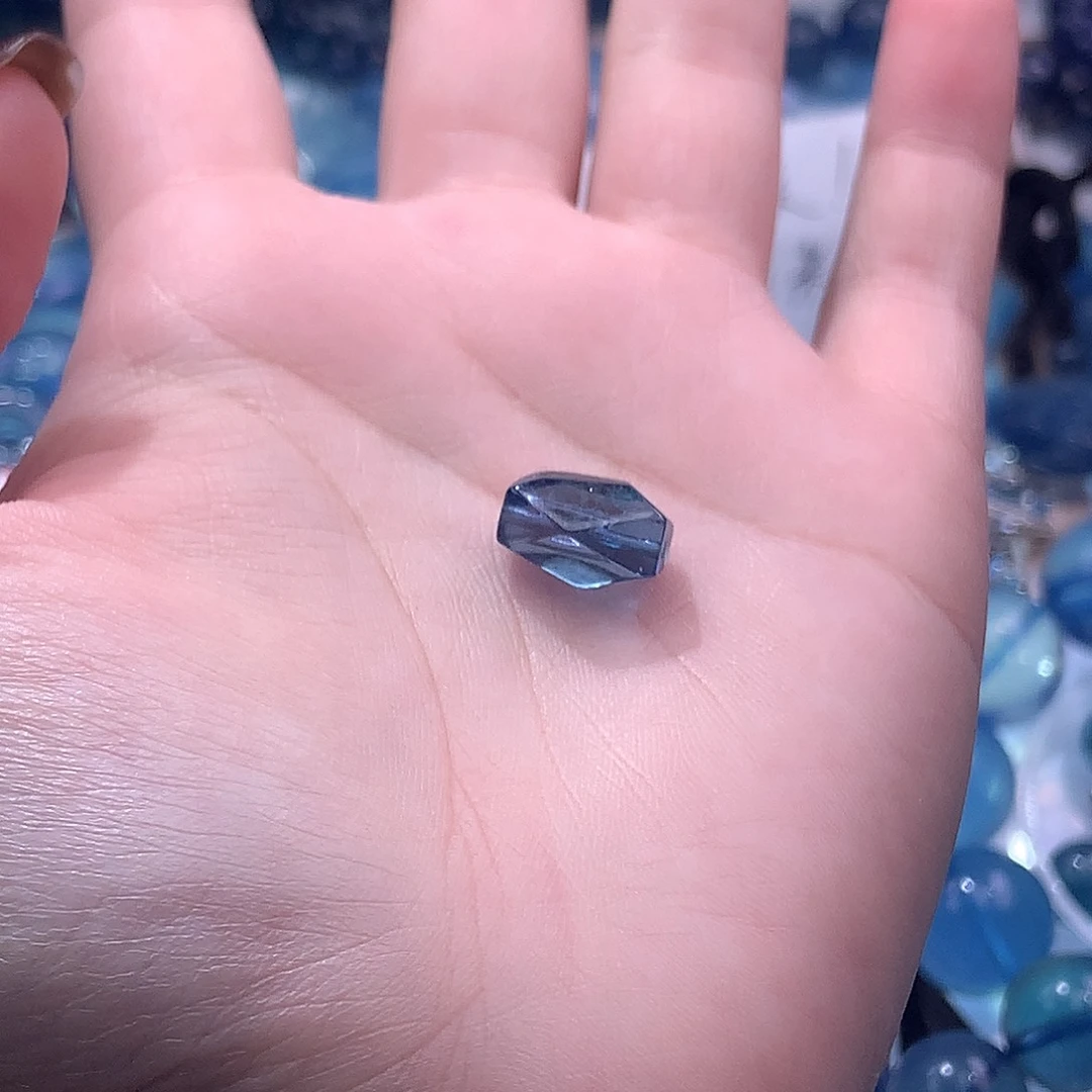 未镶嵌手串海蓝宝石魔鬼蓝随型8*12mm