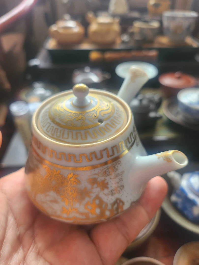 一只漂亮的小杯子