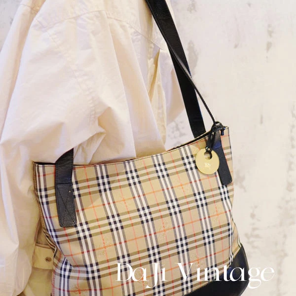 95新 BURBERRY/博柏利 大吉中古/Burberry战马格纹拼黑金币单肩包