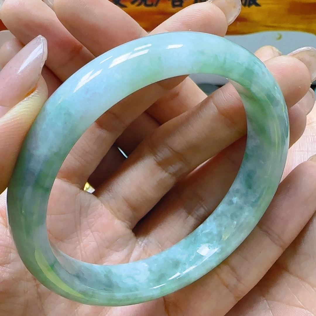 翡翠手镯未镶嵌翡翠240