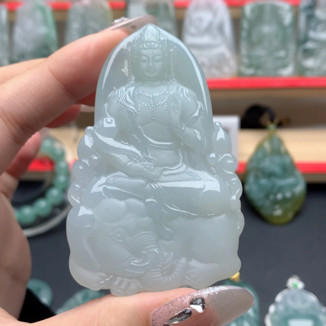 翡翠未镶嵌颈饰普贤菩萨