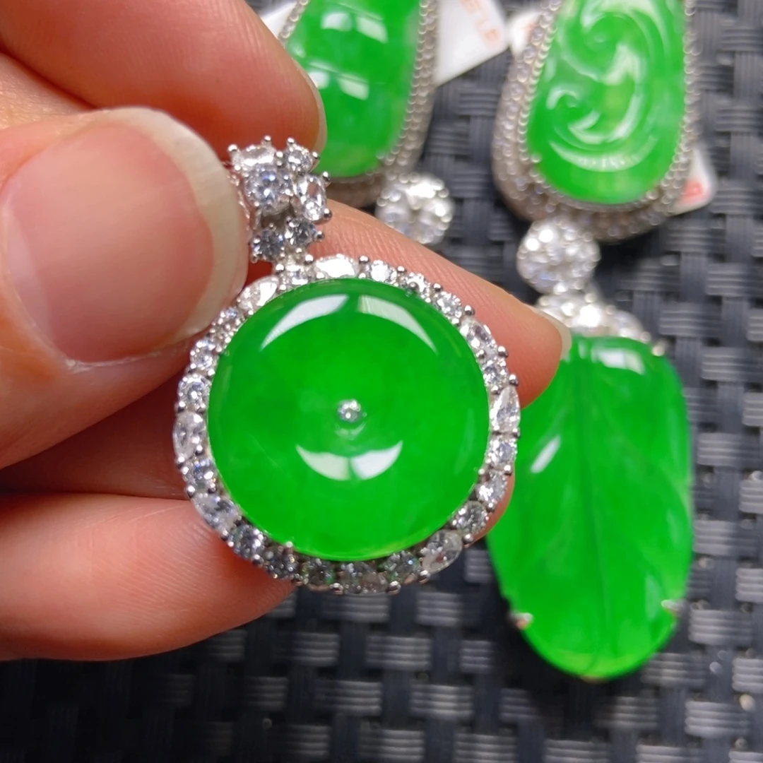 翡翠银S925镶嵌颈饰平安扣吊坠