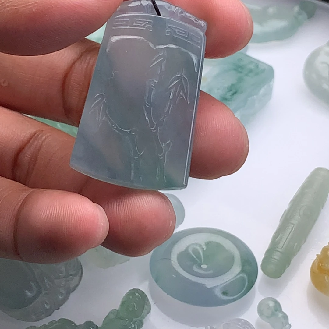 颈饰未镶嵌翡翠无事牌